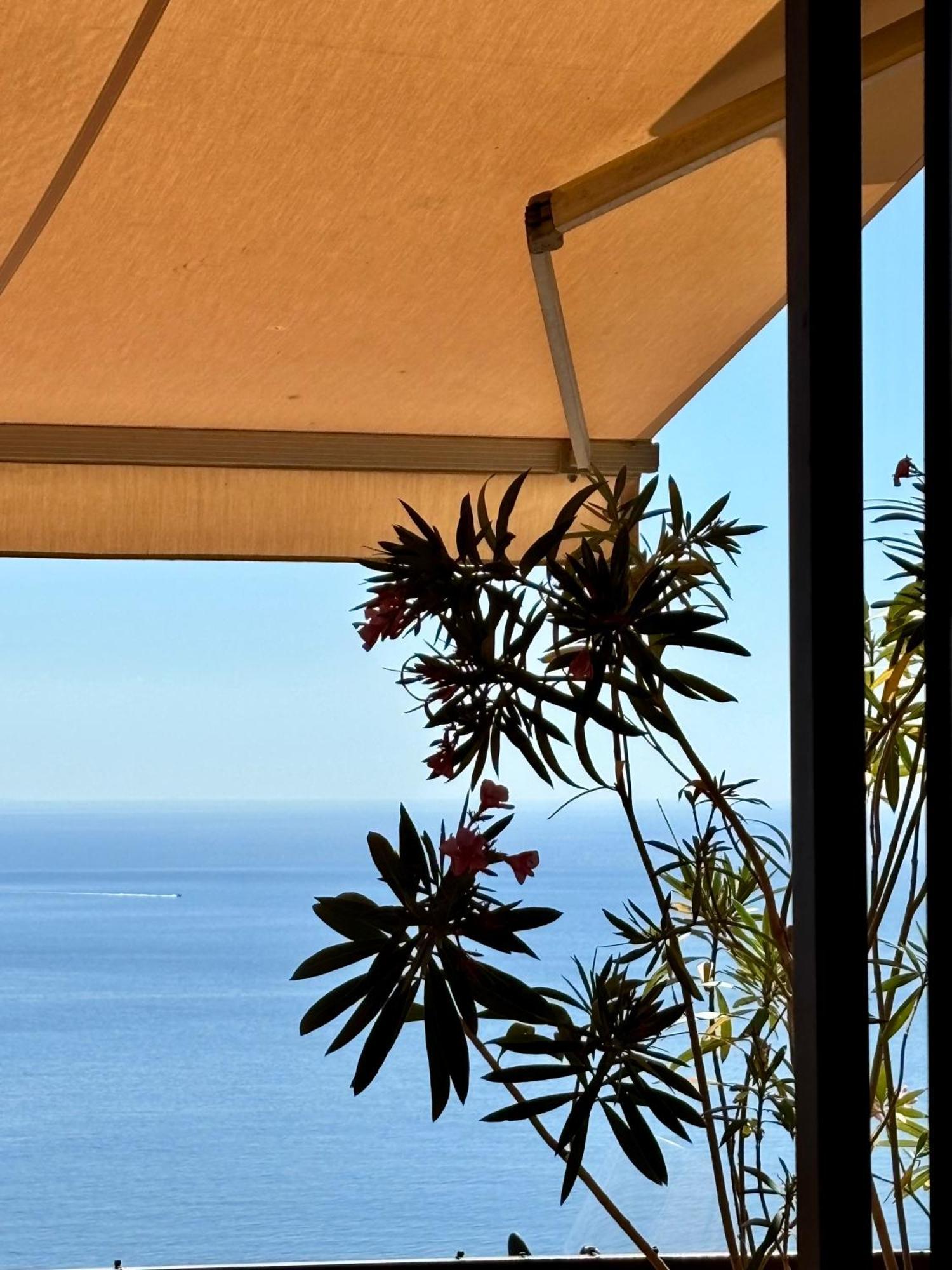 Mara'S House, 10 Minuti A Piedi Dal Centro, Parcheggio Privato Apartamento Taormina Exterior foto