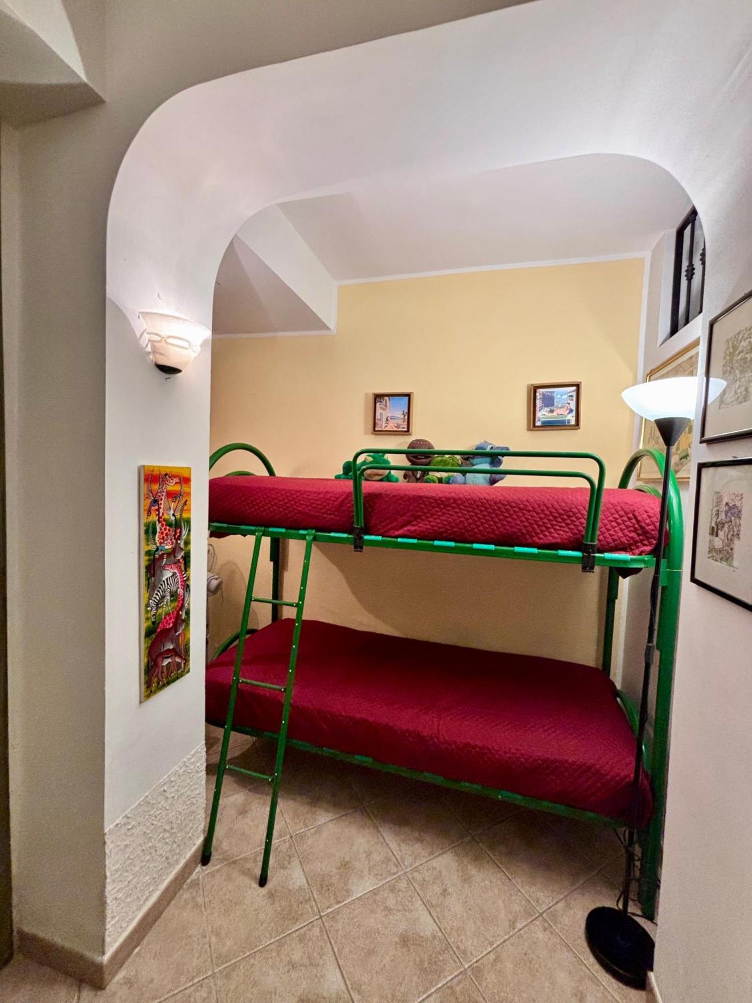 Mara'S House, 10 Minuti A Piedi Dal Centro, Parcheggio Privato Apartamento Taormina Exterior foto