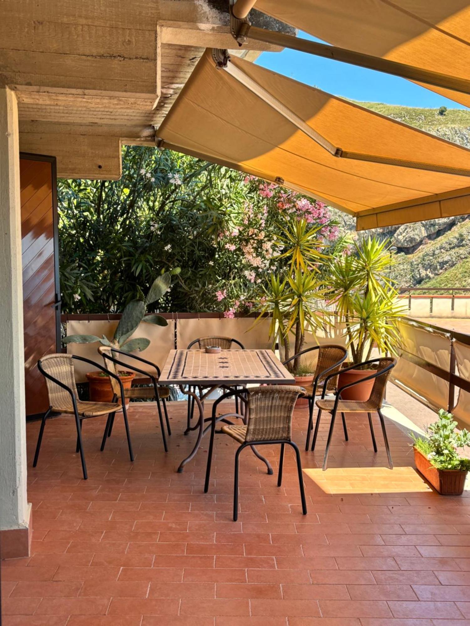Mara'S House, 10 Minuti A Piedi Dal Centro, Parcheggio Privato Apartamento Taormina Exterior foto